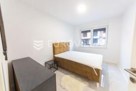 Osijek, Retfala, divan trosoban stan NKP 90m2 s vlastitim vrtom, Osijek, Wohnung