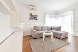 Zagreb, Dubrava, svijetao dvosoban stan NKP 55 m2, Zagreb, Wohnung