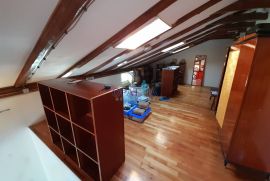 Opatija 1. red do mora dvoetažni stan 114.55 m2, Opatija, Apartamento