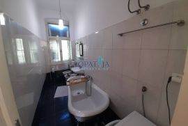 Opatija 1. red do mora dvoetažni stan 114.55 m2, Opatija, Apartamento