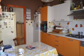 Rijeka, u centru, stan 152 m2 s terasom od 30 m2, Rijeka, Appartement