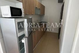 APARTMAN NA 1. KATU STAMBENE ZGRADE, POGLED NA MORE - POVLJANA, PAG, Povljana, Appartement