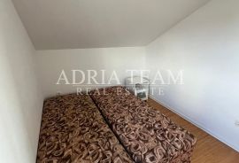 DVOETAŽNI APARTMAN S POGLEDOM NA MORE, POTKROVLJE + GALERIJA - POVLJANA, PAG, Povljana, Stan