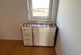 DVOETAŽNI APARTMAN S POGLEDOM NA MORE, POTKROVLJE + GALERIJA - POVLJANA, PAG, Povljana, Stan