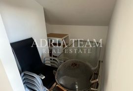 DVOETAŽNI APARTMAN S POGLEDOM NA MORE, POTKROVLJE + GALERIJA - POVLJANA, PAG, Povljana, Stan