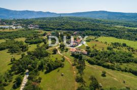 ISTRA, LABIN (OKOLICA) - Poljoprivredno zemljište obraslo šumom, Sveta Nedelja, Zemljište