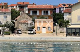 OTOK CRES GRAD CRES, obiteljsko imanje na jedinstvenoj lokaciji, Cres, Famiglia