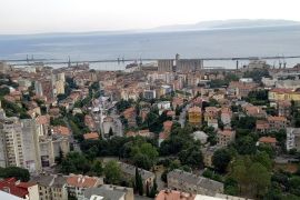 Rijeka, Rastočine, 3s+db 86 m2 sa balkonom i pogledom na more, Rijeka, Appartment