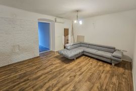 Buje, centar! Predivan stan s 2 spavaće sobe!, Buje, Apartamento