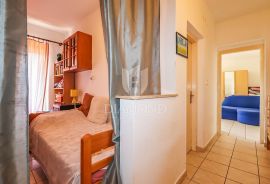 Super stan sa balkonom nedaleko od mora u Rovinju, Rovinj, Apartamento