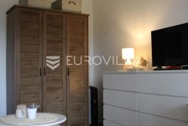 Pula, Centar - Apartmanska kuća u strogom centru, Pula, Ev