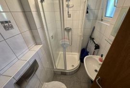 Grad Krk, okolica - dvosoban stan s pogledom na more, Krk, Appartment