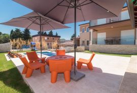 Istra, Loborika- Villa od 600 m2 sa bazenom, Ližnjan, Famiglia