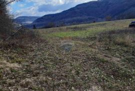 Istra, okolica Motovuna,građevinsko zemljište sa ucrtanim zgradama, Motovun, Γη