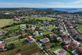 Istra, Fažana, Valbandon, građevinsko zemljište na mirnoj lokaciji, PRILIKA!, Fažana, Terrain