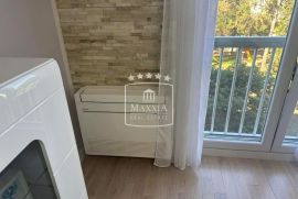 Zadar Melada - komforan stan 87m2 dva balkona, pogled! 275000€, Zadar, Flat