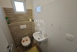 Povljana - stan moderna novogradnja pogled more! 239000€, Povljana, Appartment