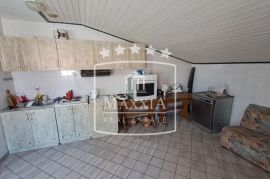 Vir - Restoran + stambeni objekt 361m2! Novo u ponudi! 399000€, Vir, Kuća