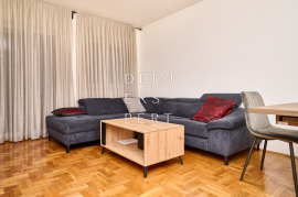 Četverosoban stan, 1. kat - 68m2, Sesvete, Appartment