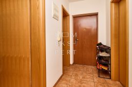 Četverosoban stan, 1. kat - 68m2, Sesvete, Appartment