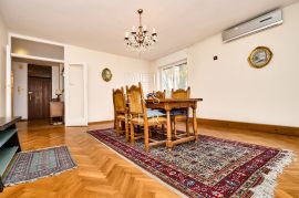 Lašćinski Borovec - trosoban stan s garažom, 85 m2, Maksimir, Appartment