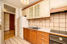 Lašćinski Borovec - trosoban stan s garažom, 85 m2, Maksimir, Appartment