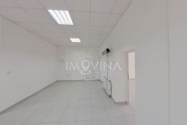 Višenamjenski poslovni prostor 108m2, Travnik, Travnik, Ticari emlak