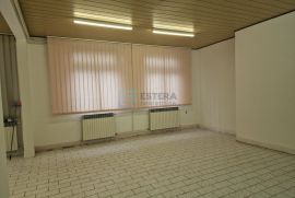 PRODAJA poslovni prostor 55 m2, suteren, 2s, centralno grijanje, Zaprešić, Poslovni prostor