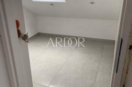 Jadranovo, novouređeni apartman, 45 m², Crikvenica, Appartement