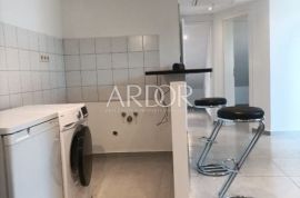 Jadranovo, novouređeni apartman, 45 m², Crikvenica, Appartement