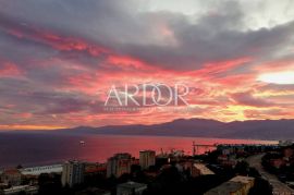 Turnić, prodaja stana u stambenoj zgradi s odličnim pogledom, Rijeka, Appartement