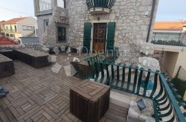 KAPRIJE PREKRASNA KUĆA NA SAMOM MORU  110 M2, Šibenik - Okolica, Casa