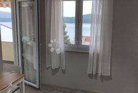 ŽABORIĆ- PREDIVNA APARTMANSKA KUĆA S POGLEDOM NA MORE, Šibenik - Okolica, Дом