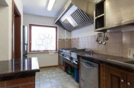 Predivna apartmanska kuća!, Medulin, House