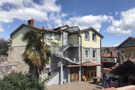 Vrhunska kuća u centru Srdoča, Rijeka, Дом