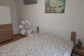 Novouređeni stan u Kostreni, Kostrena, Appartment