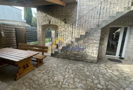 Kamena kuća sa dva stana Kavran-Istra, Marčana, Σπίτι