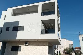 BRODARICA KOD ŠIBENIKA DVOSOBNI APARTMAN U PRIZEMLJU APP 1, Šibenik - Okolica, Appartement