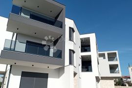 BRODARICA KOD ŠIBENIKA DVOSOBNI APARTMAN U PRIZEMLJU APP 1, Šibenik - Okolica, Appartamento