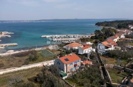 PAŠMAN ŽDRELAC VILA SA BAZENOM, Pašman, House