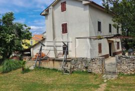 Stara kamena kuća za renovaciju, okolica Malinske, Malinska-Dubašnica, Haus