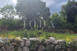 Građevinsko zemljište na mirnoj lokaciji, otok Krk, Malinska-Dubašnica, Arazi