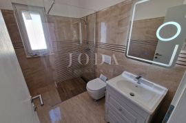 Novogradnja, apartman s otvorenim pogledom na more, Njivice, Omišalj, Daire