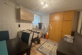 Apartman u staroj povijesnoj jezgri grada, Krk, Kвартира