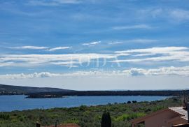 Otok Krk - apartmanska kuća s prekrasnim pogledom na more, Krk, House