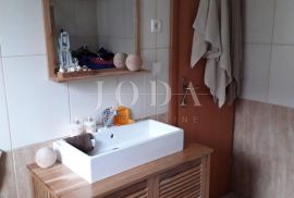 Uvala Soline, dva apartmana s okućnicom i pogledom na more, Dobrinj, Appartment