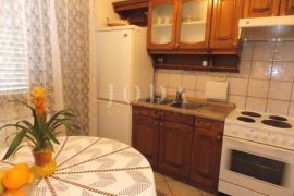 Dvojna kuća sa 7 apartmana - Malinska, Malinska-Dubašnica, Famiglia