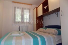 Dvojna kuća sa 7 apartmana - Malinska, Malinska-Dubašnica, Famiglia