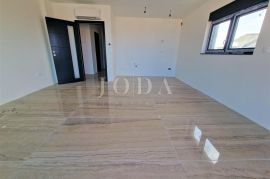 Apartman s prekrasnim pogledom na more u Malinskoj, Malinska-Dubašnica, Kвартира