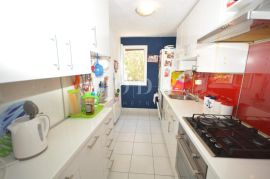 Šarmantna kuća s dva apartmana, otok Krk, Dobrinj, House